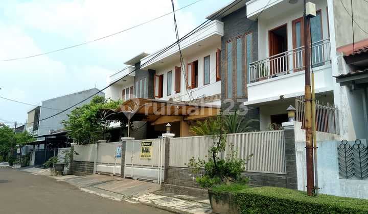 Dua Rumah Asri Di Perum Bintaro Jaya Jl Kepodang V Sek 2 Tangsel