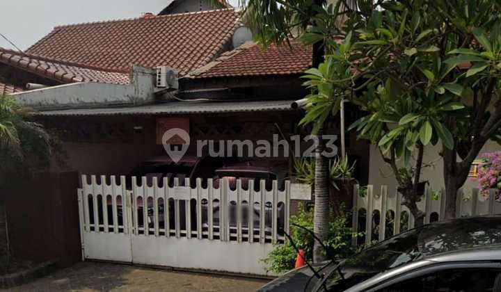 Old House on Jl Delman Kencana III, Tanah Kusir, South Jakarta