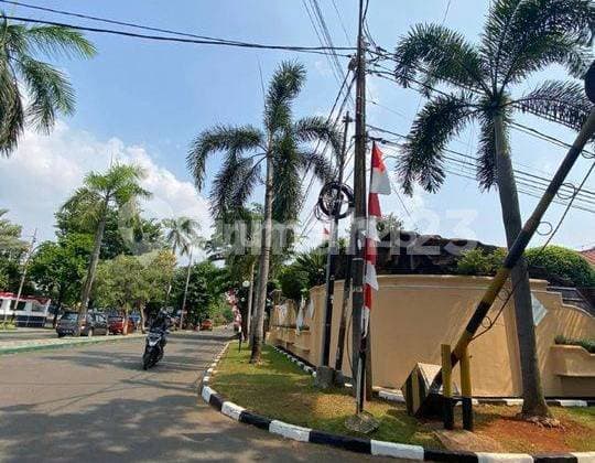Rumah Asri Hoek 1 Lantai Taman Alfa Indah Jakarta Barat Lt 500m2 H 5.5mly Murah