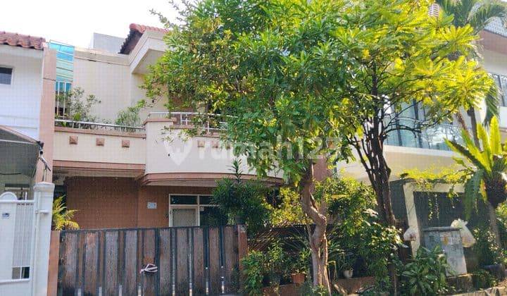 Rumah 2lt Di Jl Pulau Panjang Vi Permata Buana Jakarta Barat
