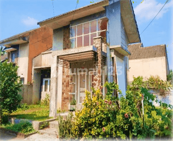 Rumah Exclusive Dekat Bandara dan Tol di Malang