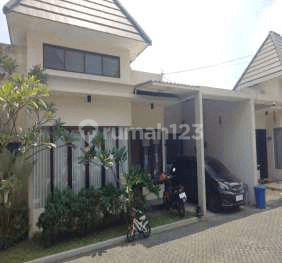 Nice and Affordable House in the Grand Natura Jombang Area