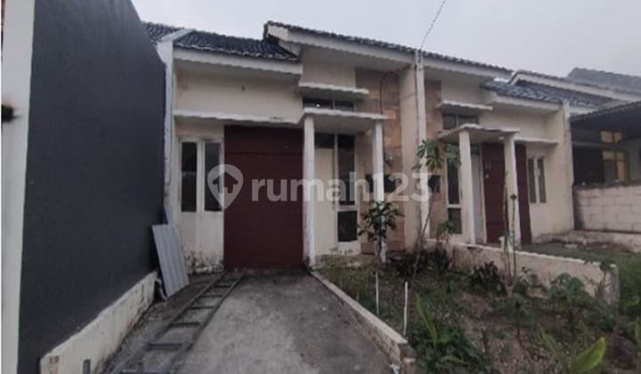 Affordable, Nice, Comfortable House Near Toll Road Access, Kedamean Location