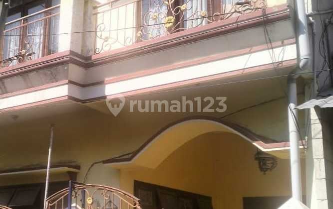 Rumah 2 Lantai di Daerah Bugangin Surabaya