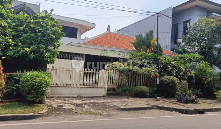 Rumah Antik di Jalan Gudang Peluru, Tebet, Jakarta Selatan