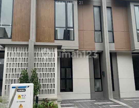 For Rent House in the Viola Cluster at Sumarecon Crown Gading Bekasi
