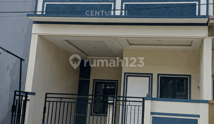 Ready-to-occupy house in Taman Harapan Baru, Bekasi, near school.