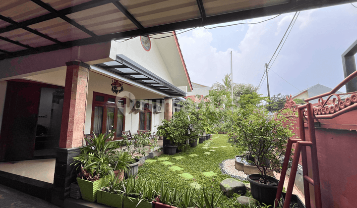 Luxury House Equipped with Swimming Pool at an Affordable Price