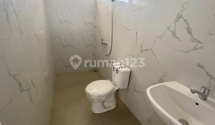 Rumah 2 Lantai Modern Cuman 800 Jutaan Teras Granwiz, Bekasi