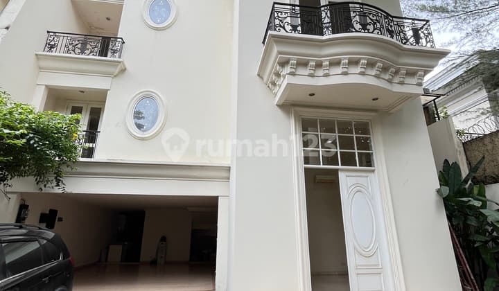 Disewakan Rumah Luxury American Classic Kemang