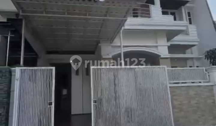 Rumah 2 Lantai Terawat Siap Huni Cluster Golf Araya Malang
