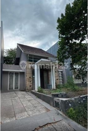 Land Calculation House in Strategic Maxwell Cluster, Citraland Surabaya