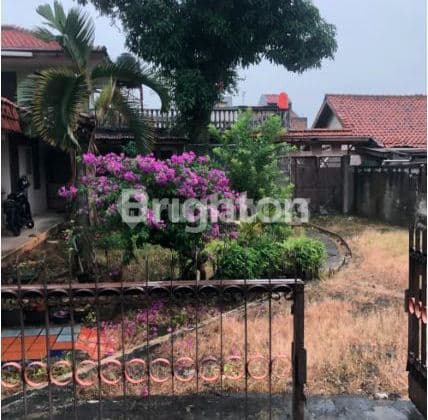 RUMAH ASRI HALAMAN LUAS TENGAH KOTA STRATEGIS DAN AKSES MUDAH DI CIPINANG TENGAH