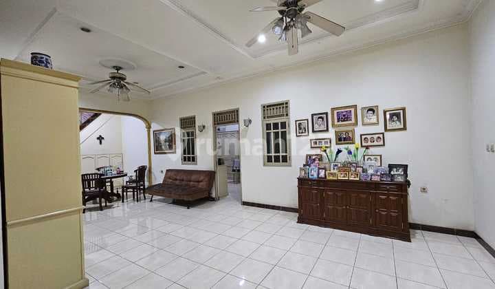 FOR SALE: 205m2 Furnished House in Grogol, price 3.9B negotiable until deal.