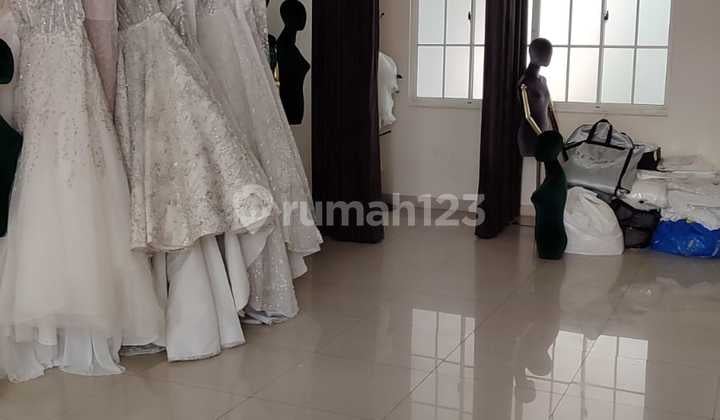 Ready-to-Occupy House in the European Cluster, Green Lake City, Strategic Location