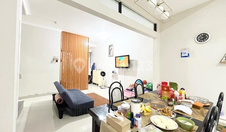 Nice and Well-Maintained House in Botanica Valley Serpong Negotiable