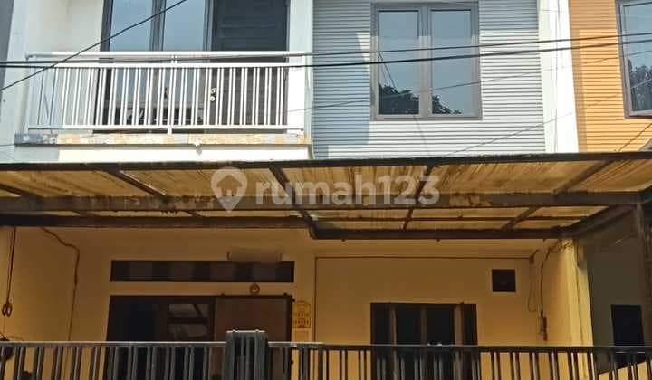 Rumah 3 Lantai di Kosambi Baru Jakarta Barat