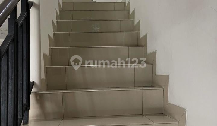 Dijual Rumah Cluster East Asia Green Lake