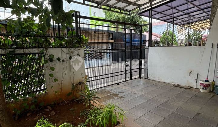 Jarang Ada Rumah Hoek di Bawah Harga Pasar di Kosambi Baru