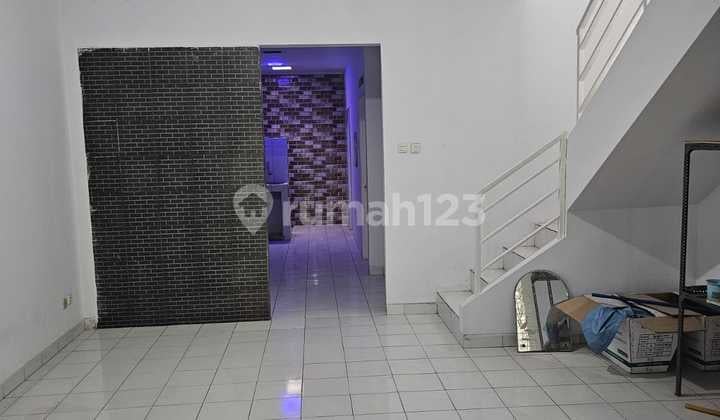 Rumah Hunian Siap Huni 2 Lantai di Taman Royal Lokasi Strategis