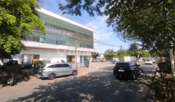 For Rent: 3-Story Ready-to-Use Warehouse, Suitable for Warehousing and Official Office Use.