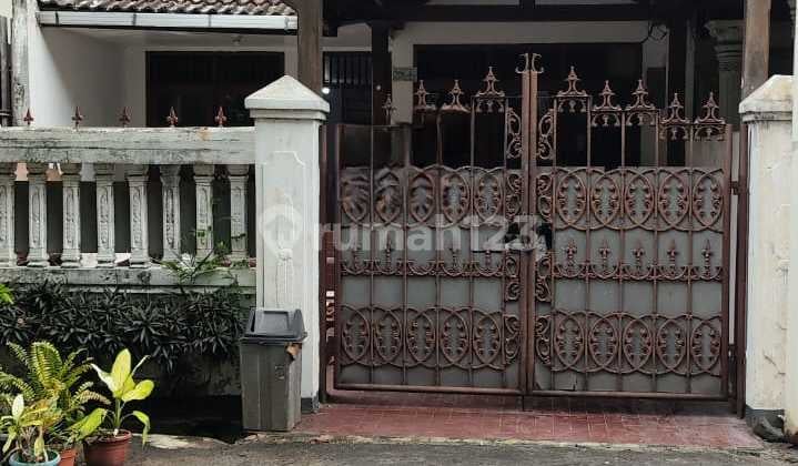 Ready-to-Occupy Rental House Pelepah 6X20 East Facing 4 Car Road