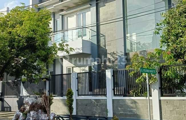 Pulomas Rumah Baru Hoek 12X16 Siap Huni Jarang Ada