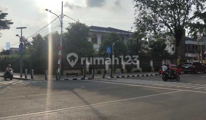 Velodrome Large House for Rent, Suitable for Business