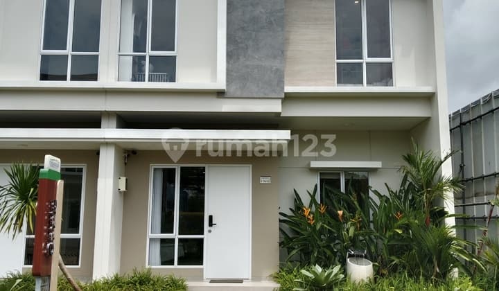 Rumah Minimalis 2 Lantai Dekat Mall