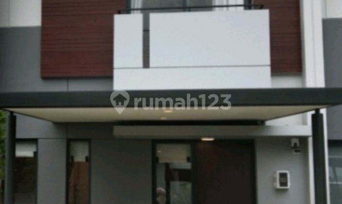 Rumah 2 Lantai Dekat Tol Hanya 700 Jutaan