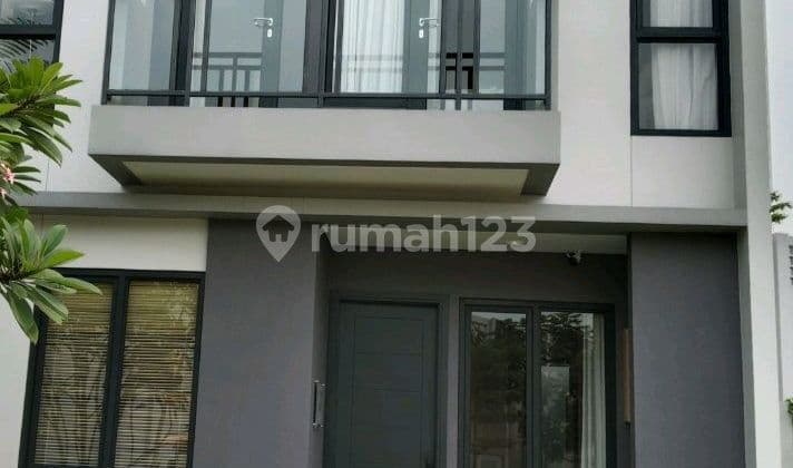 2-Story House in Kota Mandiri, Tangerang With Direct Toll Access