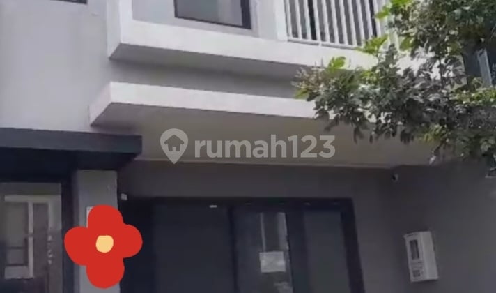 Rumah Baru 2 Lantai Dekat Danau di Summarecon Serpong
