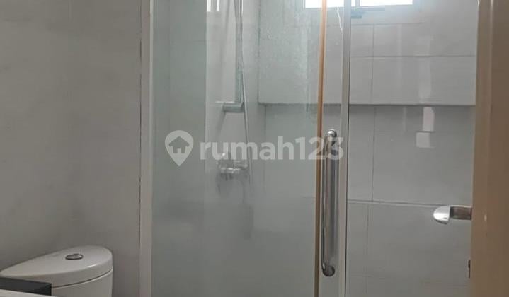 Disewakan Rumah 2 Lantai Green Lake City Cluster West Europe