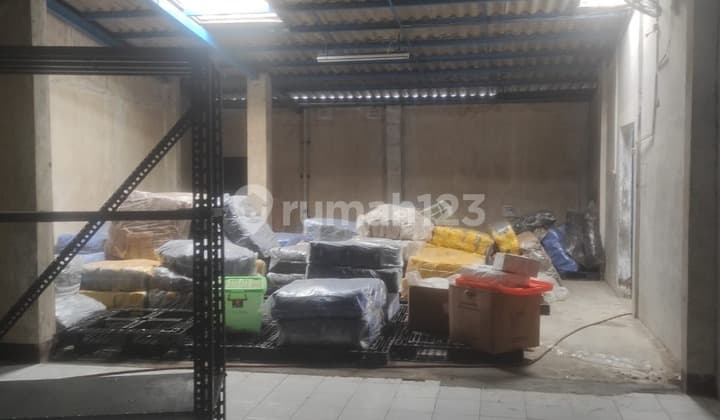 Disewa Gudang Luas 500M2an di Jalan Raya Pinang Tangerang