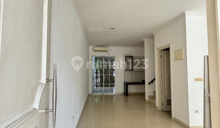 Disewa Rumah 6X15 Semi Furnish Green Lake City