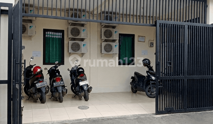 Dijual Kost 64 Kamar Lokasi Strategis di Tomang Jakarta Barat