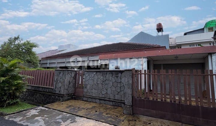 Rumah Tua Hitung Tanah Komplek Terdepan Cinere Jarang Ada
