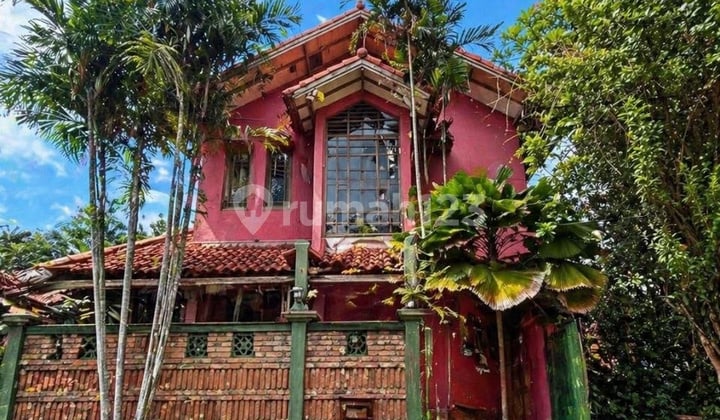 Rumah Cantik di Dalam Komplek Cinere Hasil Rancangan Arsitek