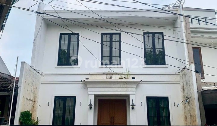 Rumah Asri Dalam Komplek Elit Bukit Cinere Indah