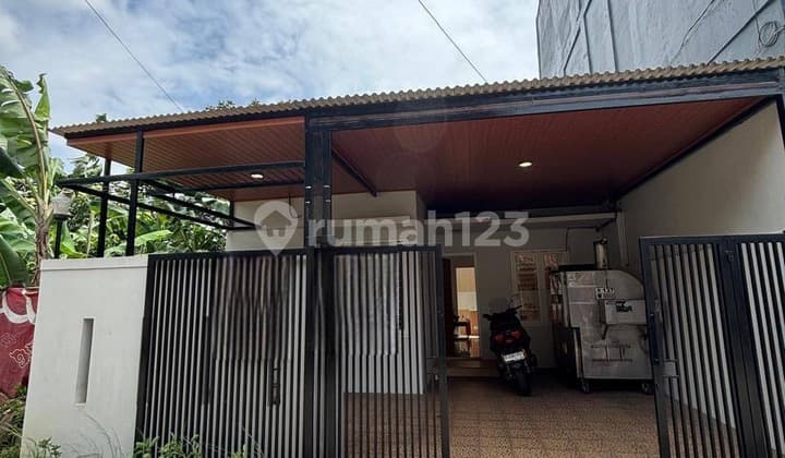 Rumah Strategis Cinere Nempel Tol Limo dengan Akses 2 Mobil