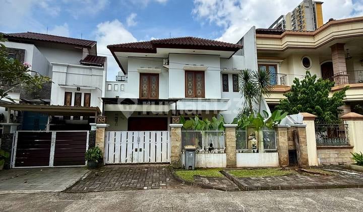 Rumah Asri Hadap Taman Cinere Dekat Lebak Bulus