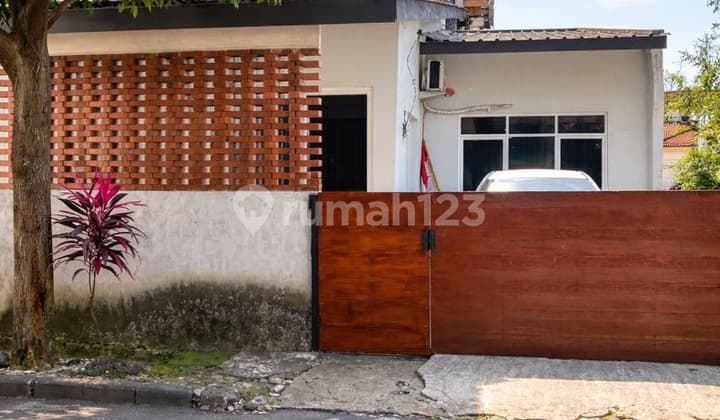 Rumah Satu Lantai Komplek Cinere Dekat Pintu Tol