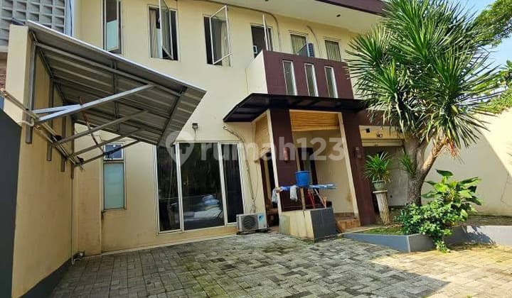 Dijual Rumah Luas di Komplek Megapolitan Cinere!