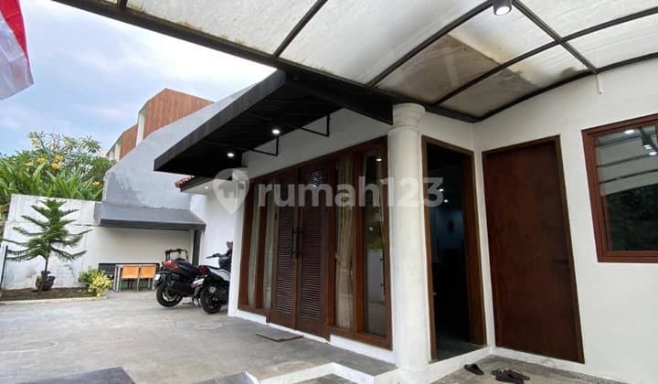 Rumah Cantik dan Siap Huni di Villa Cinere Mas