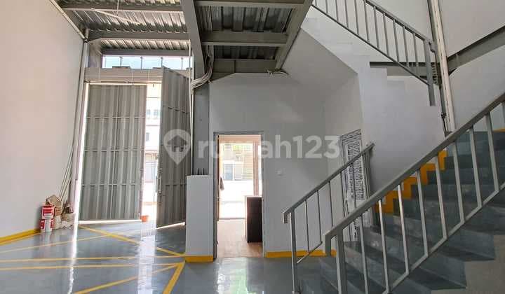 Disewakan Gudang + Kantor Prepedan Kalideres Daan Mogot Jakarta Barat 400m2 Furnished One Gate System