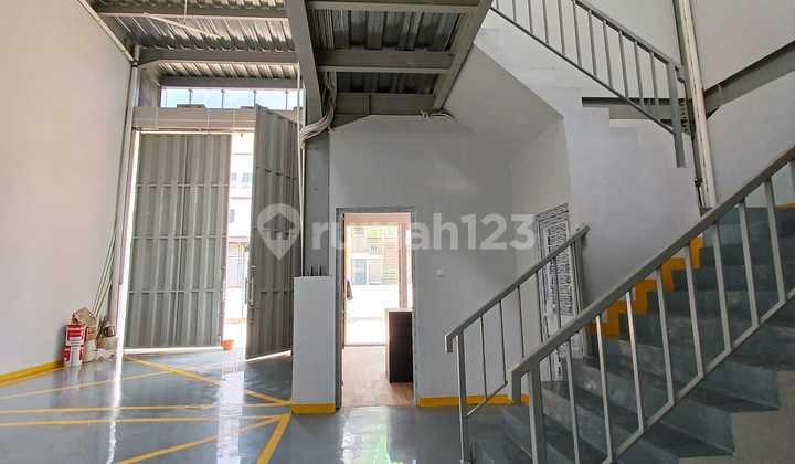Disewakan Gudang + Kantor Prepedan Kalideres Daan Mogot Jakarta Barat 400m2 Furnished One Gate System