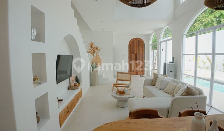 Dijual Villa Jimbaran Bali 200m2 Fully Furnished Sudah Beroperasi Full Book Terus Airbnb