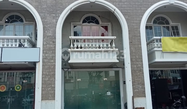 3-Story Shop House Strategic Location Affordable Price 3-Story Shop House Strategic Location Affordable Price