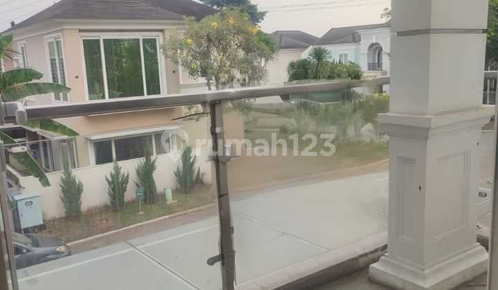 Beautiful Comfortable Home Strategically Located in Rolling Hills Karawaci