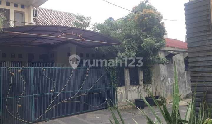 Di Jual Rumah Luas di Kebon Jeruk Jakarta Barat